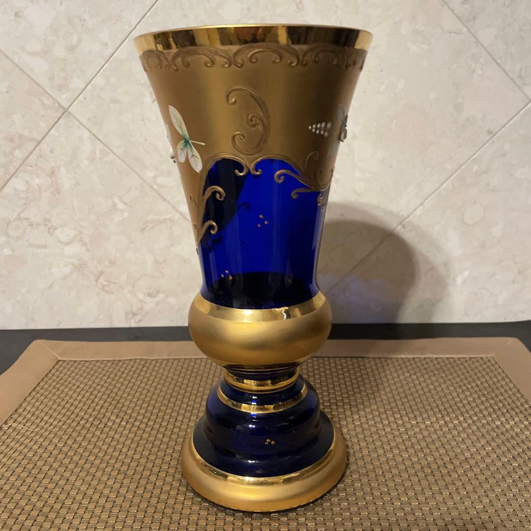 ボヘミアンクリスタル　 青色ガラス花瓶 金色装飾付き