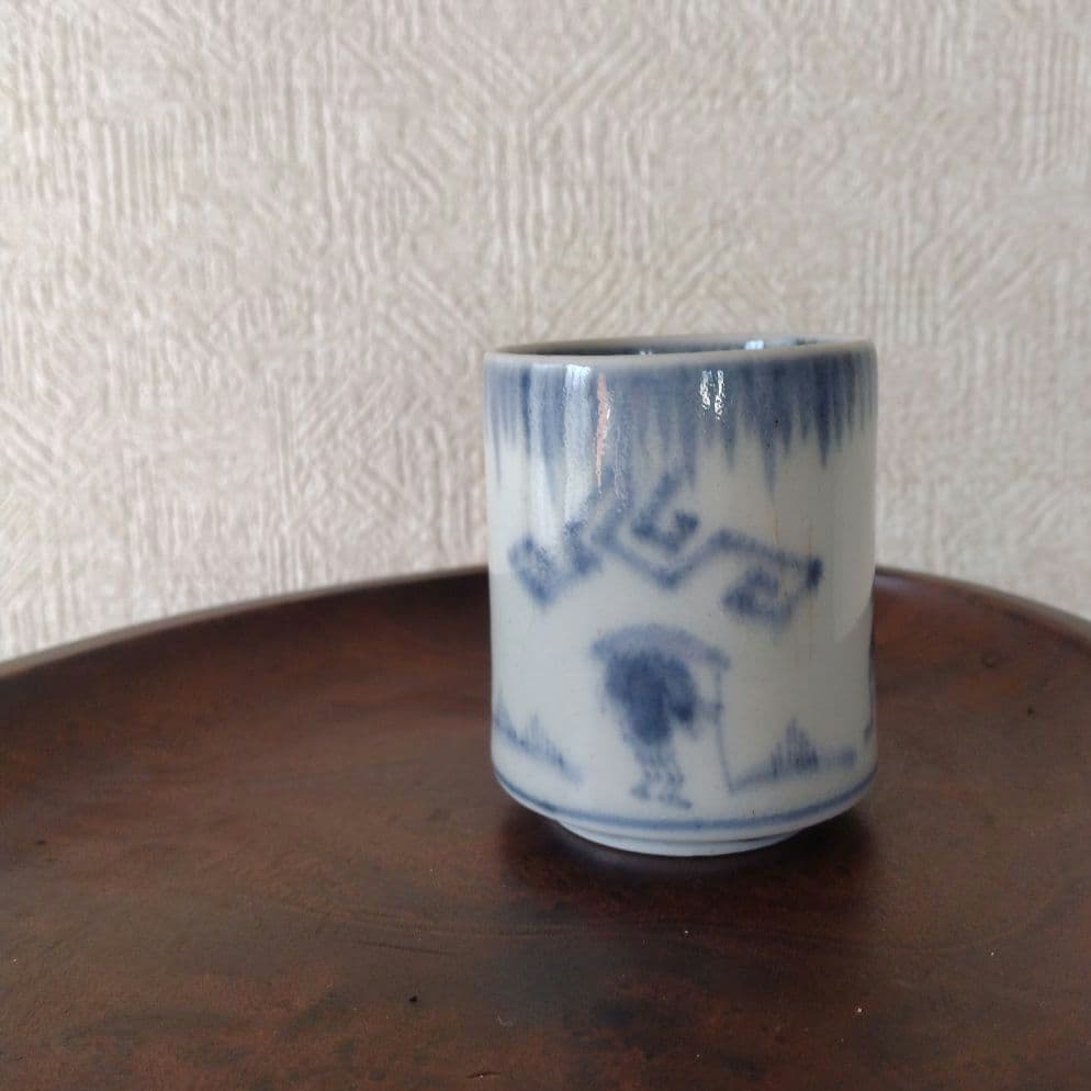 古伊万里染付雨降り番傘人物図覗き猪口