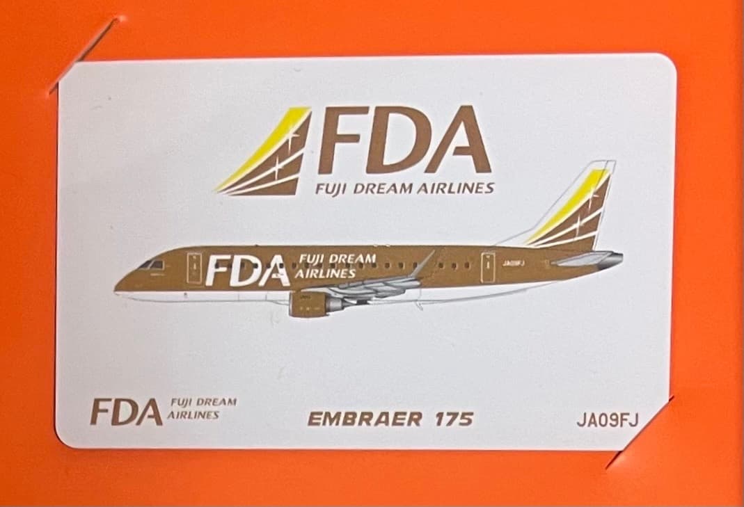 航空機・ヘリコプター FDA ERJ-175 JA09FJ Gold
