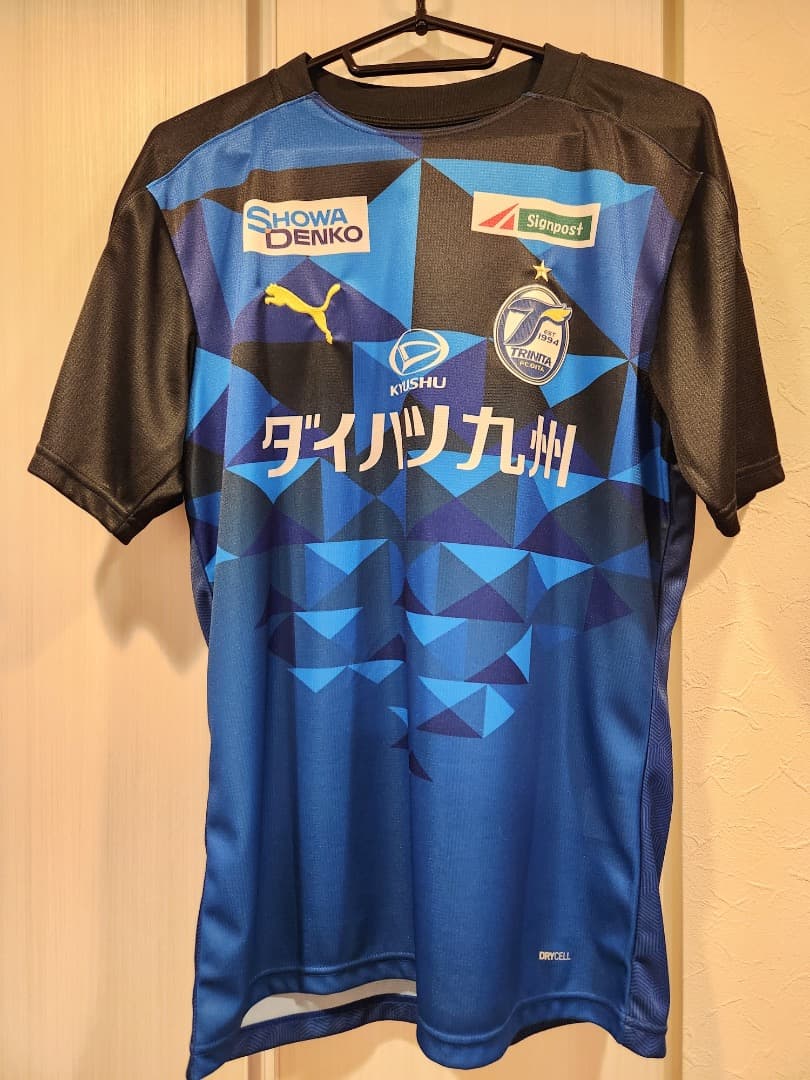 大分トリニータ　レプリカユニフォーム　2020年限定デザイン　サイン入り