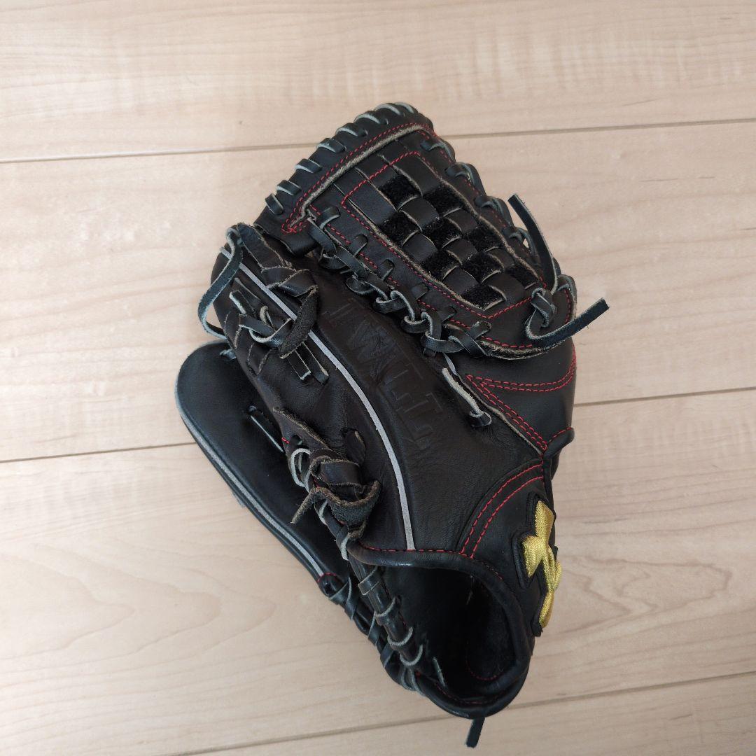 Under Armour 硬式用グローブ 　ジュニア用(左利き)