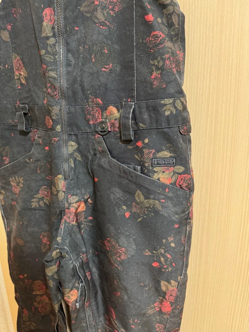 VOLCOM ボルコム スノーボードウェア パンツ ビブパン レディース 花柄