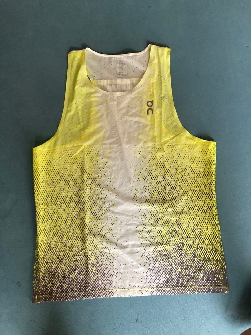 on Race singlet Mサイズ