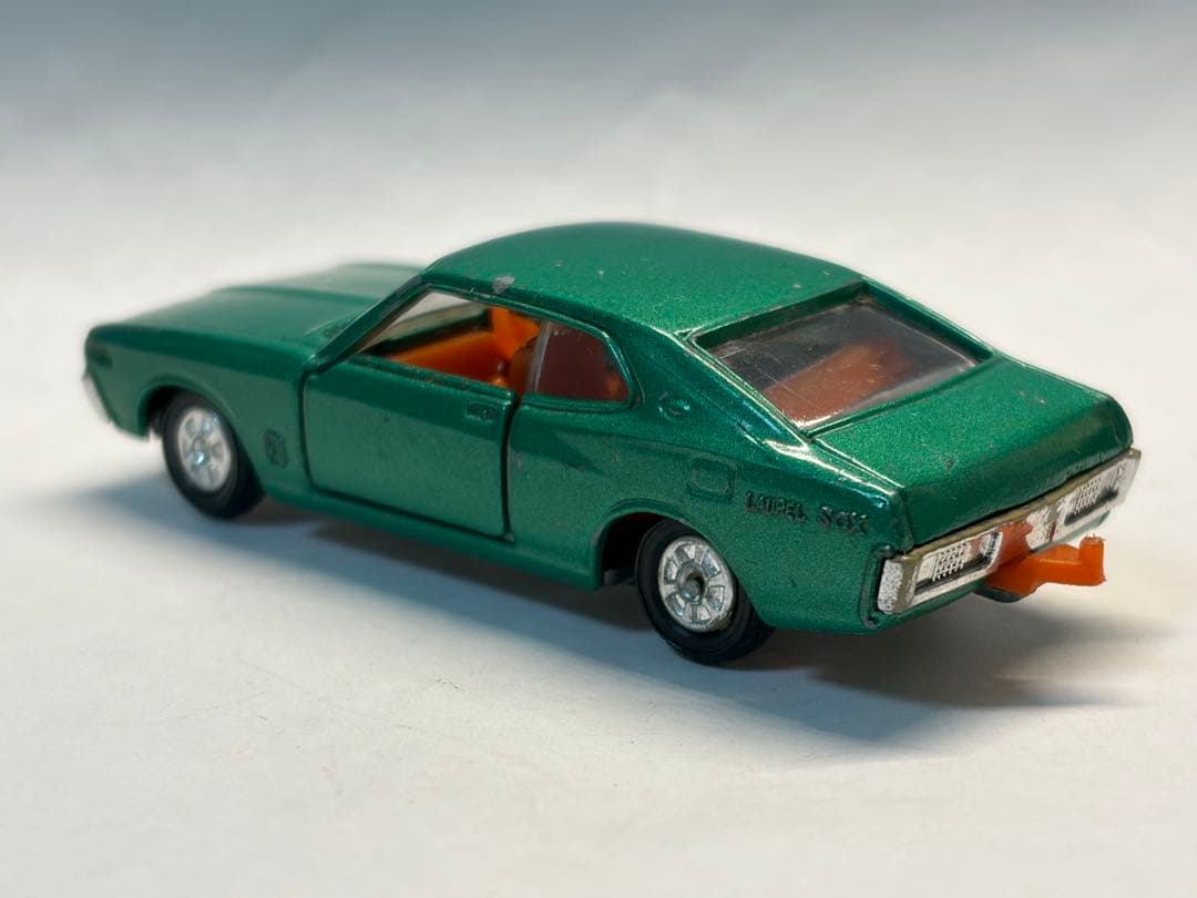 トミカ 黒箱 小田急特注 ニッサン ローレル 2000SGX 日本製 当時物