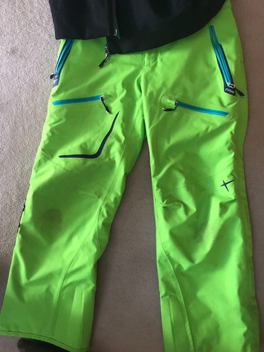 防水加工済み　Phenix スキーウェア　上下セット