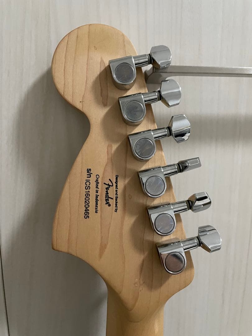 Squier by fender Standard ストラトキャスター ラージ
