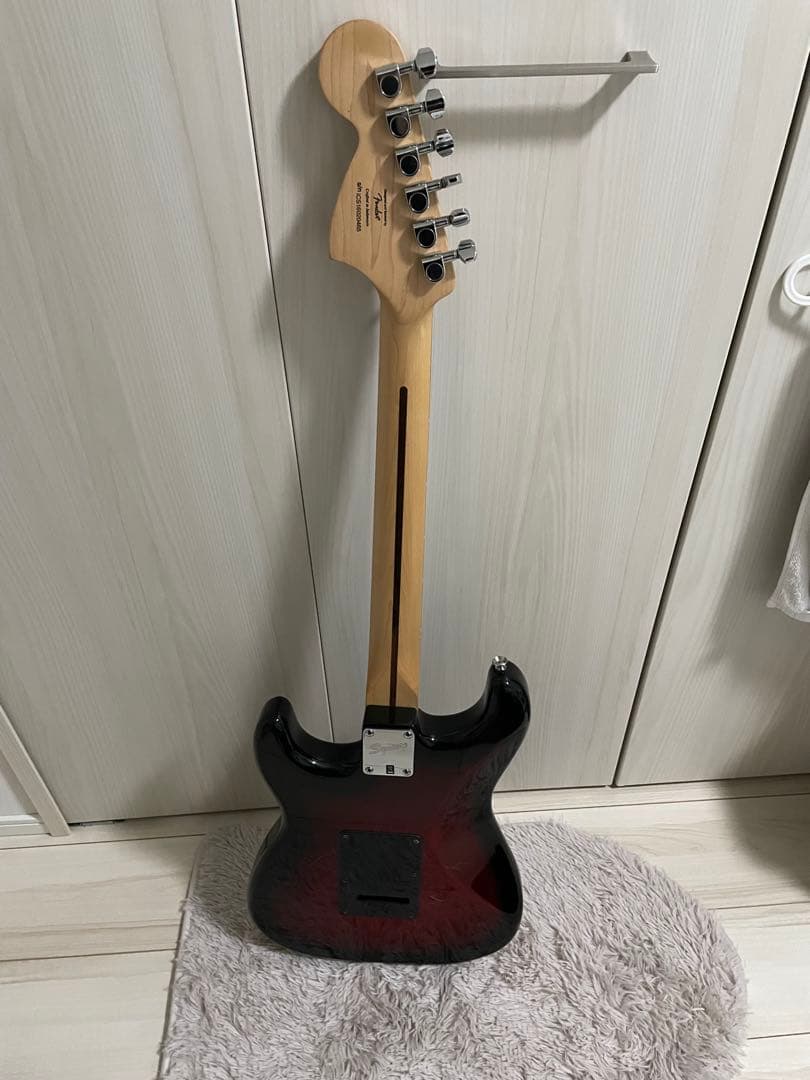 Squier by fender Standard ストラトキャスター ラージ