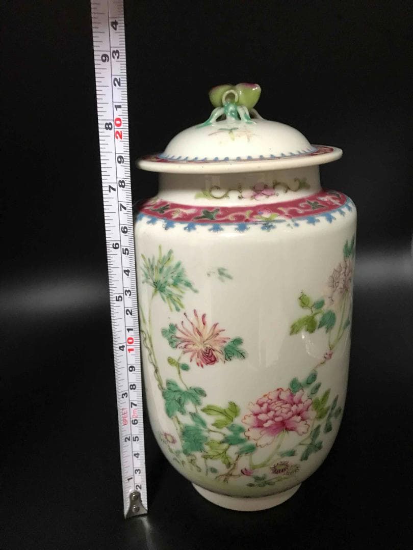 民国時代　洪憲年製　粉彩吉祥花桃紋花瓶　桃取手蓋付き（E-５）