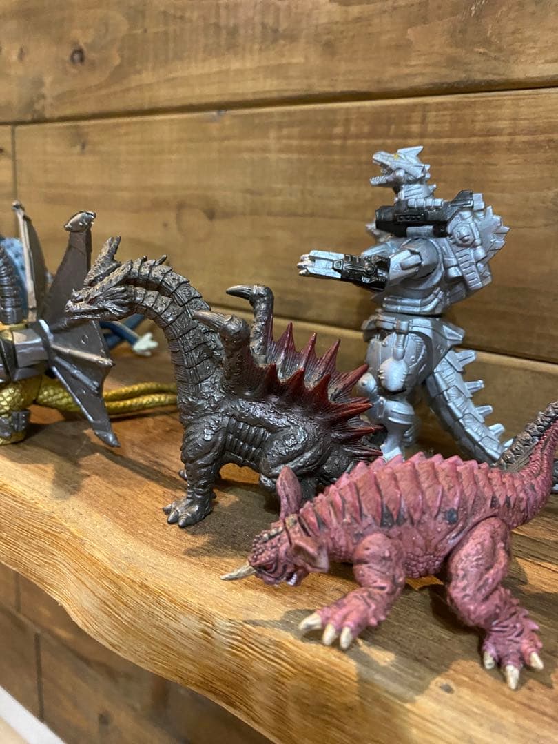 ゴジラフィギュアセット（キングギドラ含む）