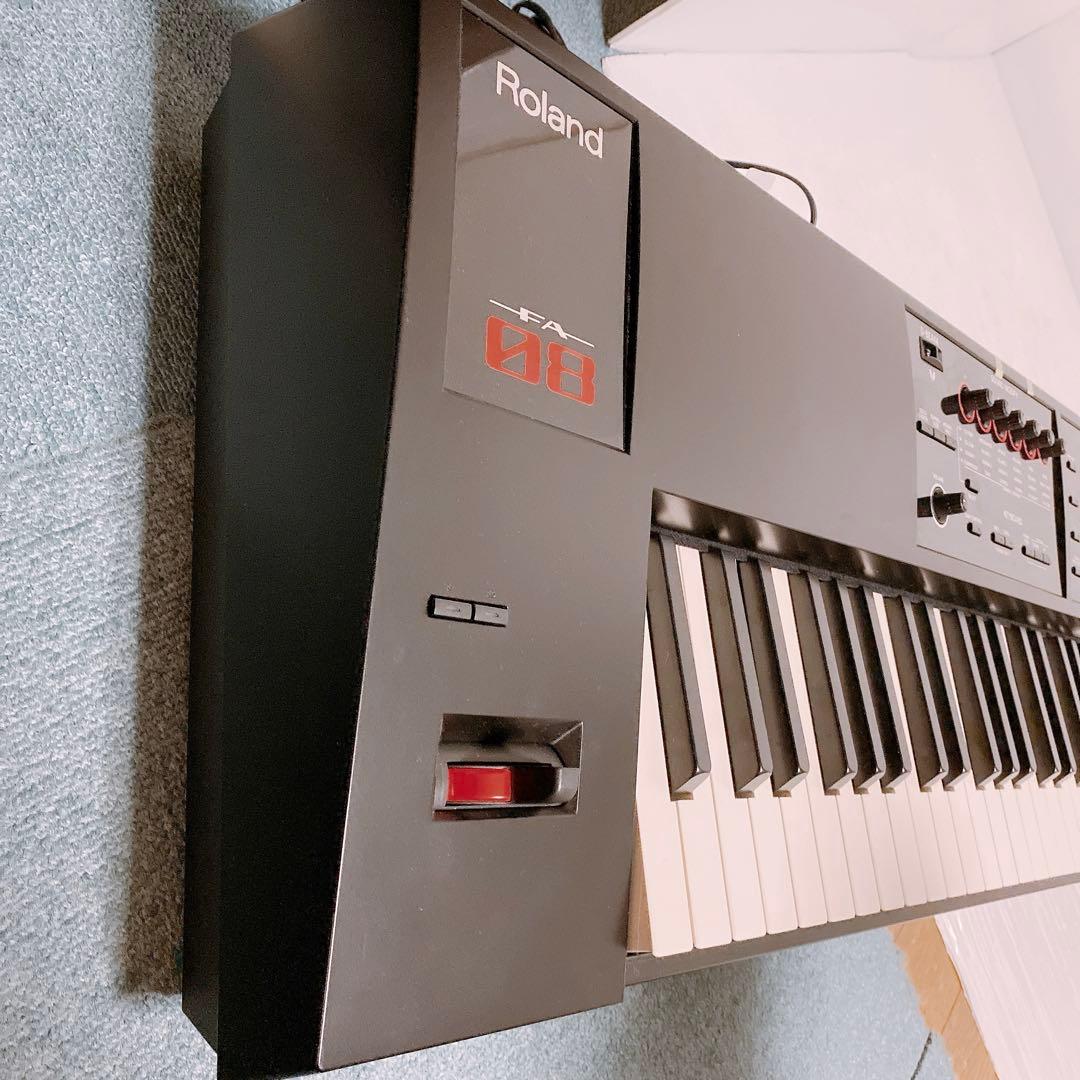 Roland FA-08 シンセサイザー