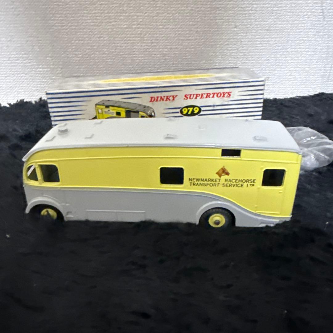 ミニカー DINKY SUPERTOYS 979 RACEHORSE TRANSPORT