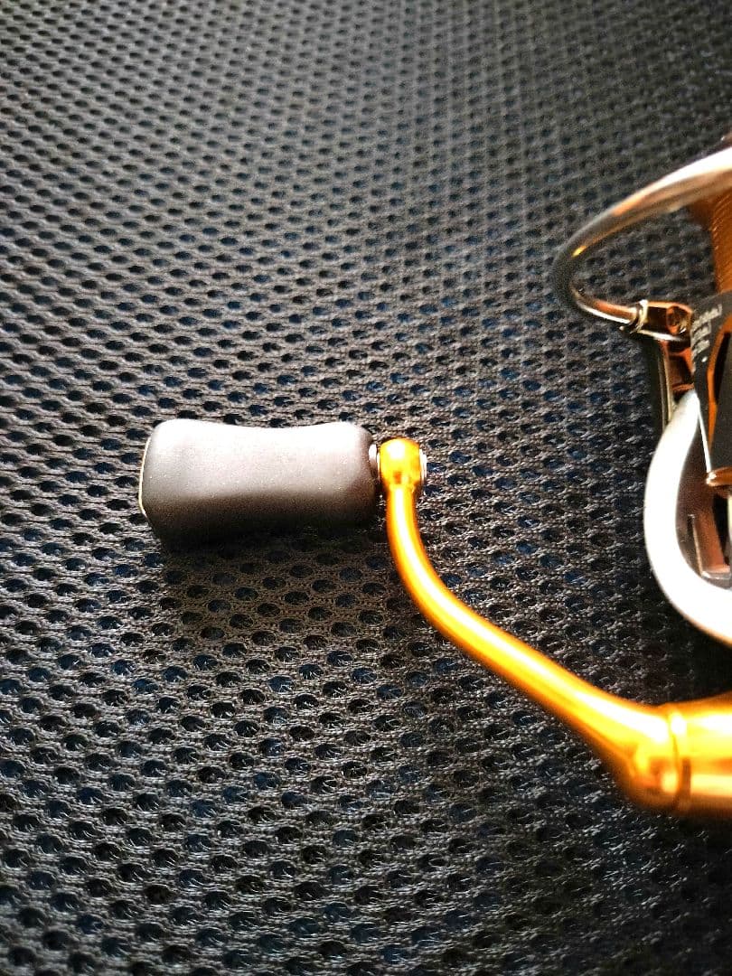 【新品未使用】ダイワ 21フリームスFC LT2000S 2BBノブ アジング