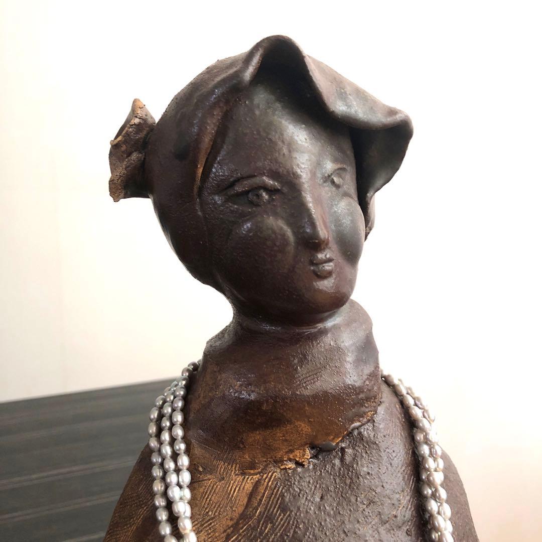 陶芸作品　陶人形シリーズ作品①   陶彫刻　淡水パールネックレスを装着