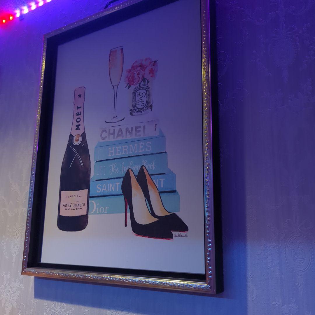 シャンパンとファッションのアート