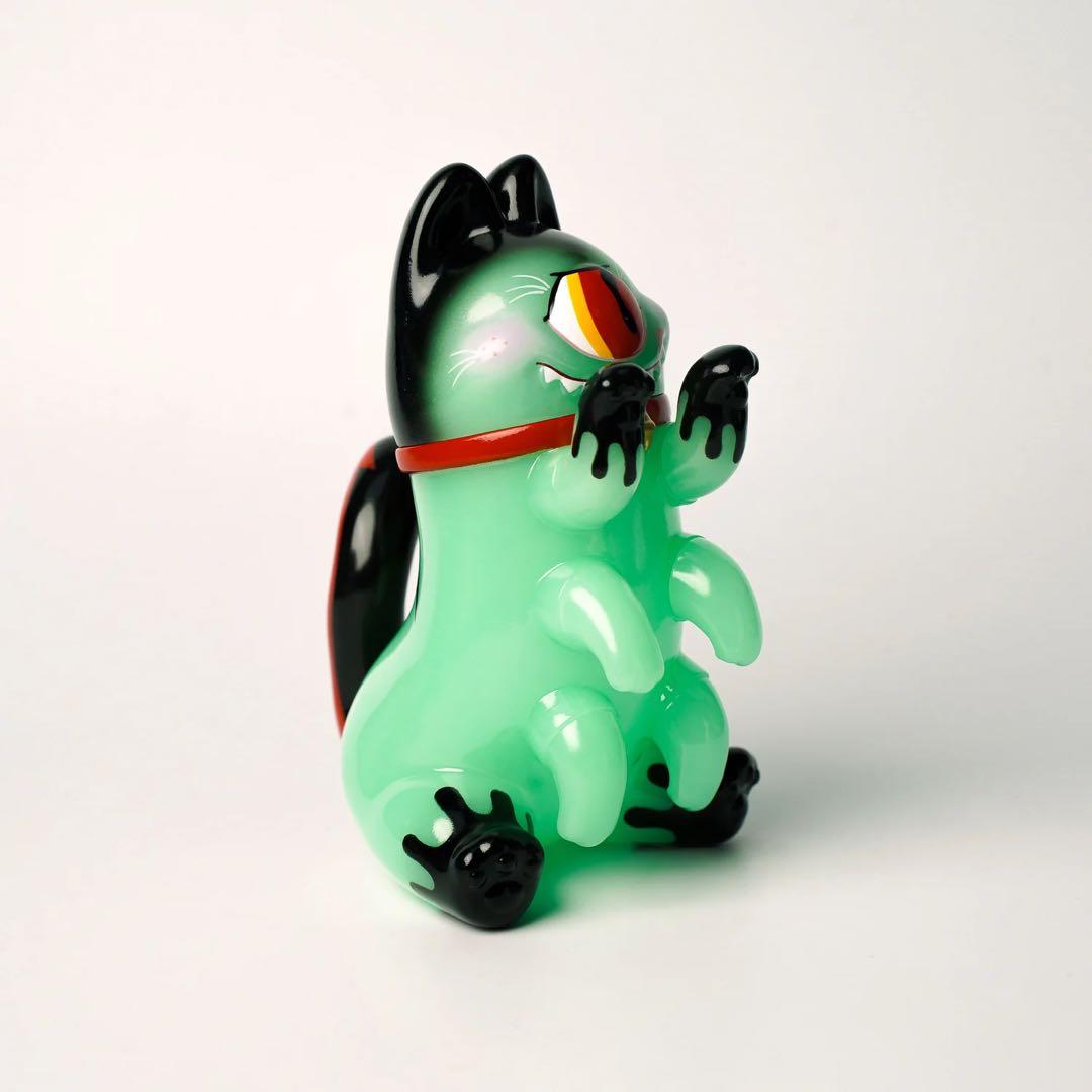 DRACULA KIITI ABAO unboxフィギュア 2体セット　蓄光