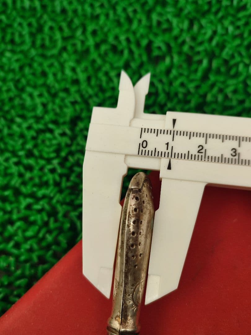 18Kと800の刻印が入ったヴィンテージメタルストロー