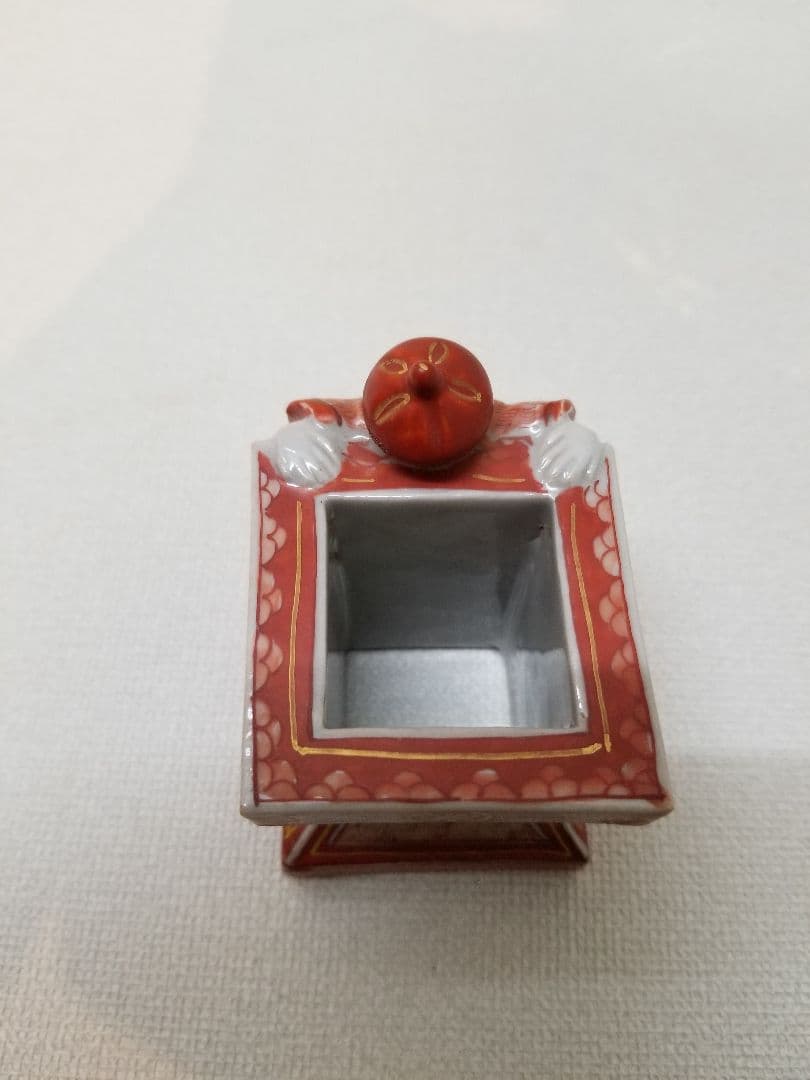 九谷焼　赤絵　八郎手　蓋置