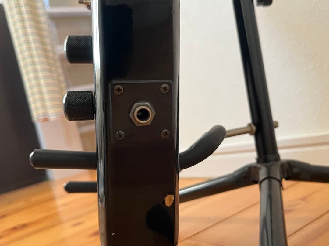 【ふぐたアナゴさん】送料込‼️ 変形ギター 音出し確認済 黒 モッキンバード