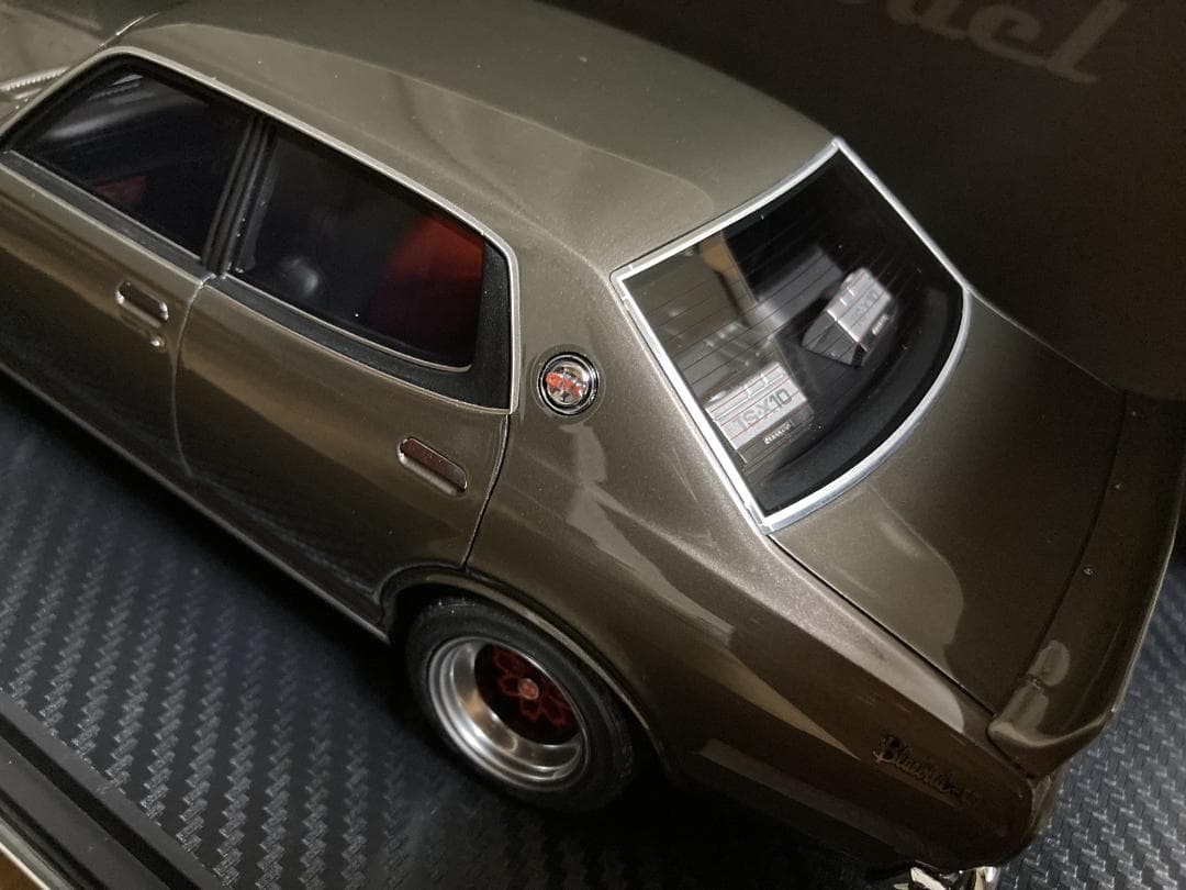 イグニッションモデル 1/18 ブルーバードU 2000GTX G610 弥生