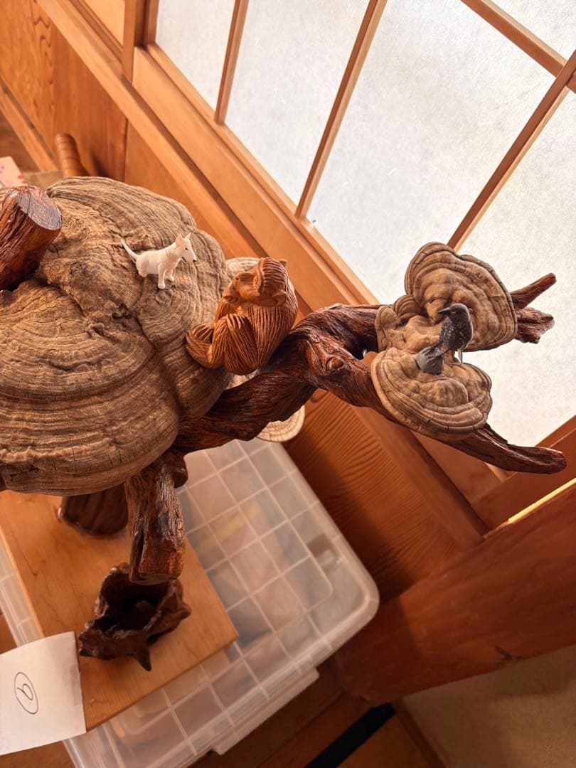 手作りの腰掛け置物