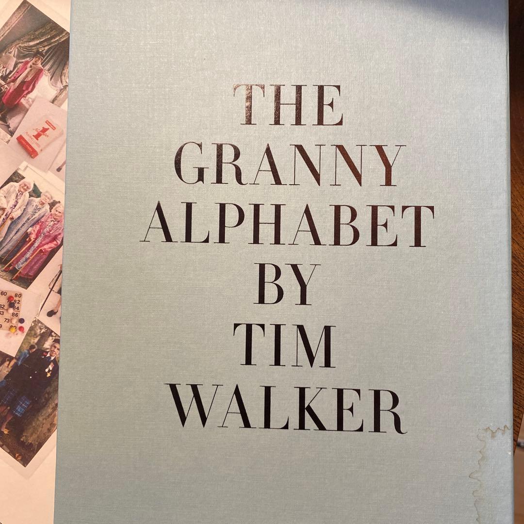 アート・デザイン・音楽 The grannny Alpharbet by Tim Walker