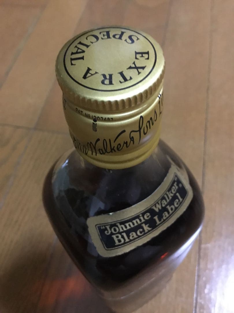 ジョニーウォーカー　黒ラベル　ブラック　黒紋章　箱入り　箱付き