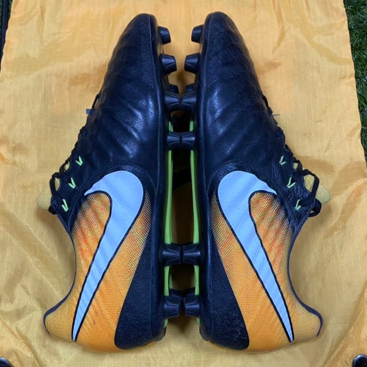 サッカースパイク ナイキ ティエンポ レジェンド Ⅶ HG