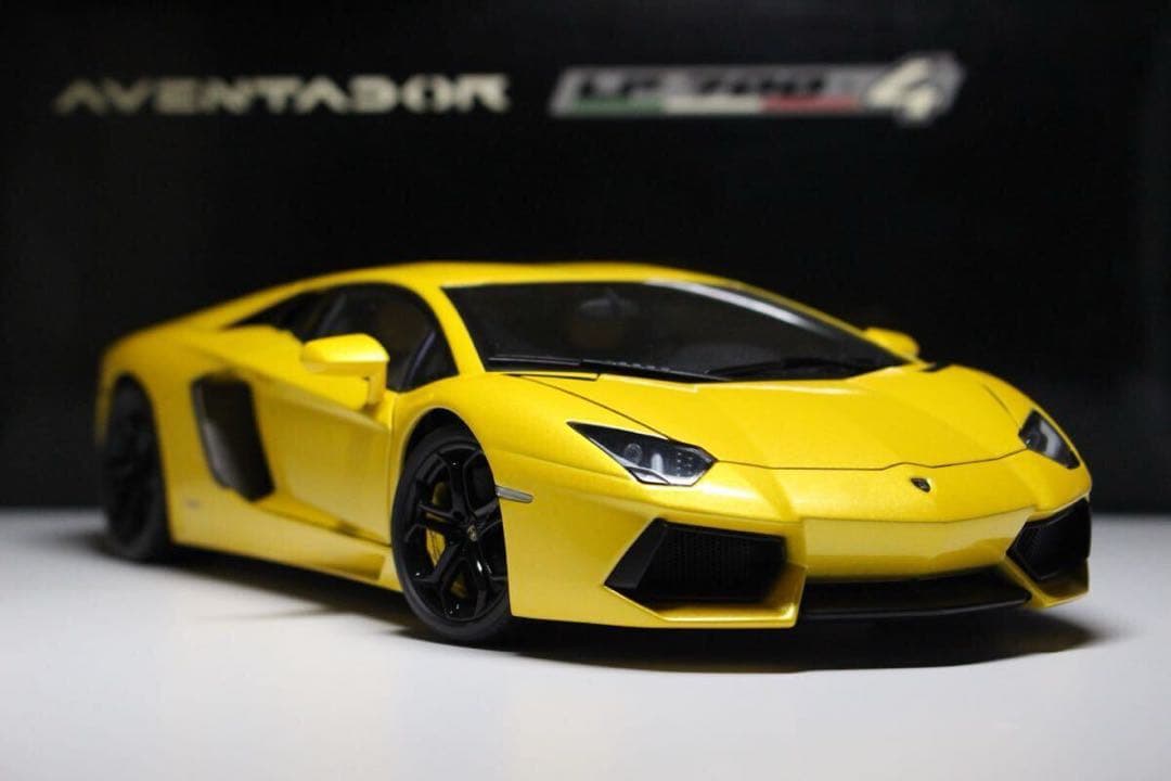 1/18 ランボルギーニ アヴェンタドール LP700-4 オートアート