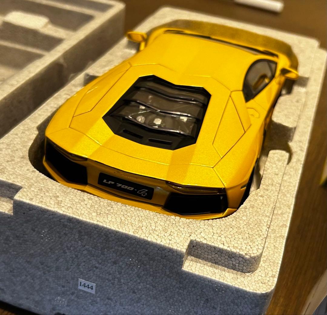 1/18 ランボルギーニ アヴェンタドール LP700-4 オートアート