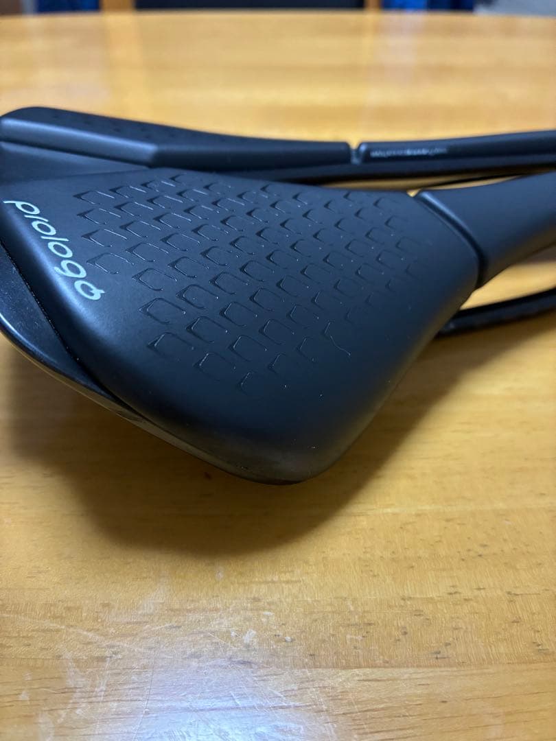 prologo SCRATCH M5 ブラック サドル
