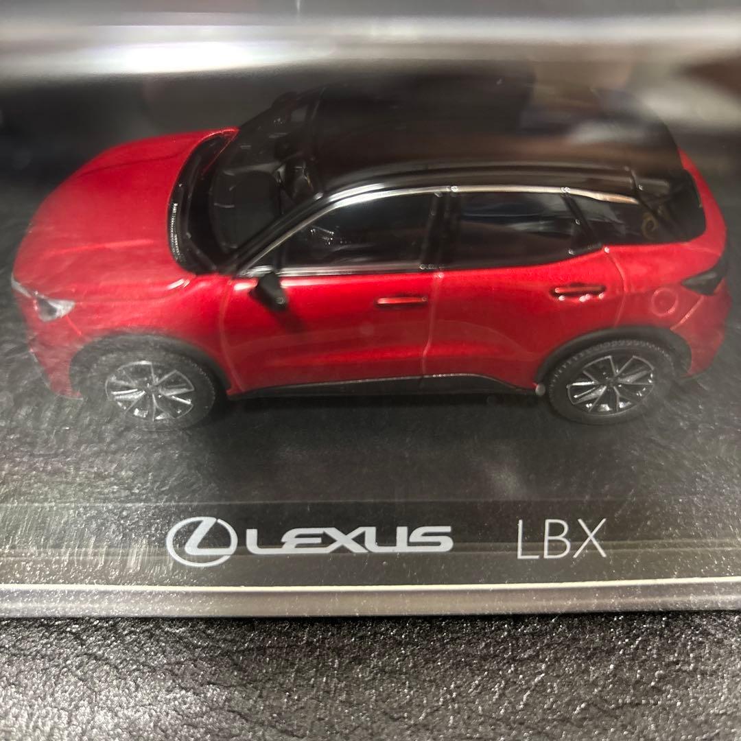 テ*ン様 Lexus LBX 1/64スケール