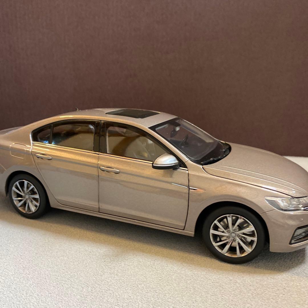 1/18 フォルクスワーゲン ボーラ