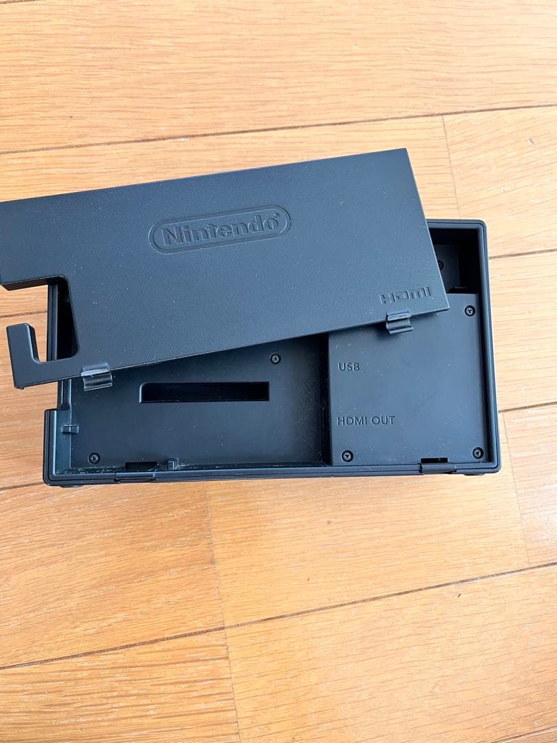 Nintendo Switch本体(ジョイコンストラップ欠品)他色々付き
