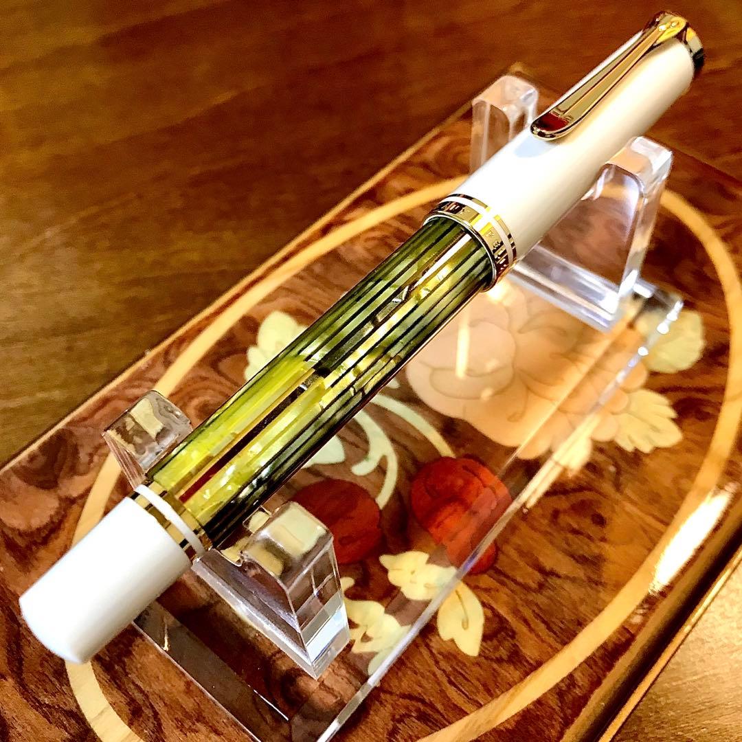 ☆ほぼ新品☆素晴らしいペリカン万年筆M400（Ｆ)ホワイトトータス