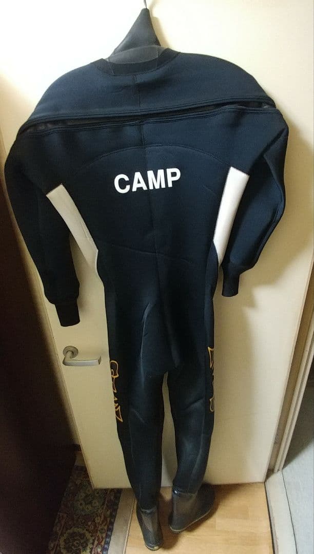 ダイビングドライスーツ