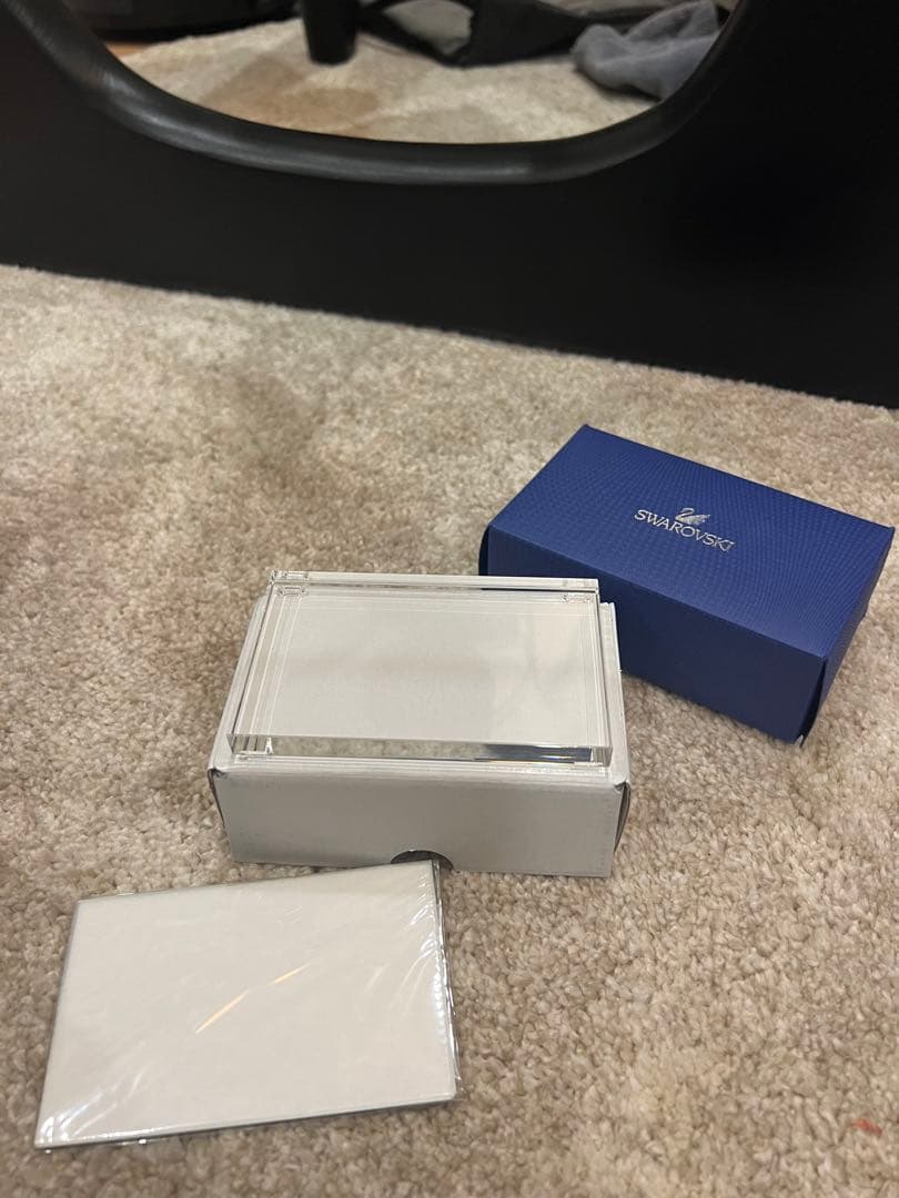 スワロフスキー　美女と野獣　ディズニー　薔薇の置物