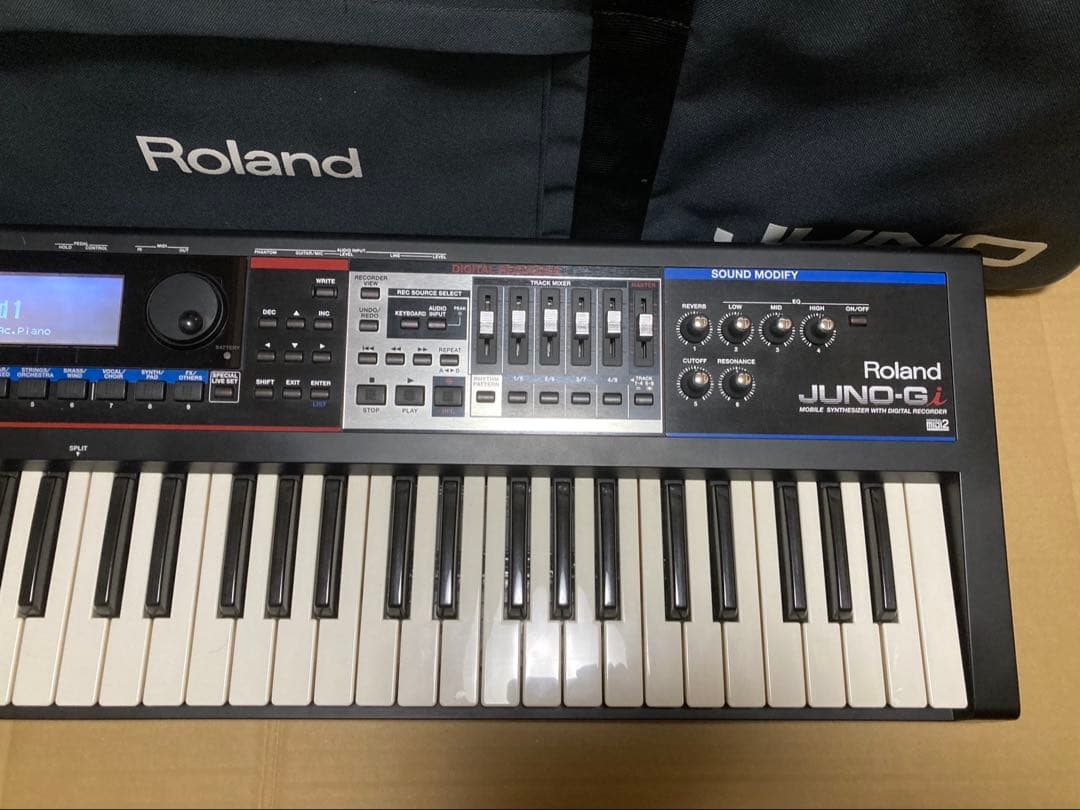 Roland JUNO-Gi シンセサイザー ソフトケース付 0711