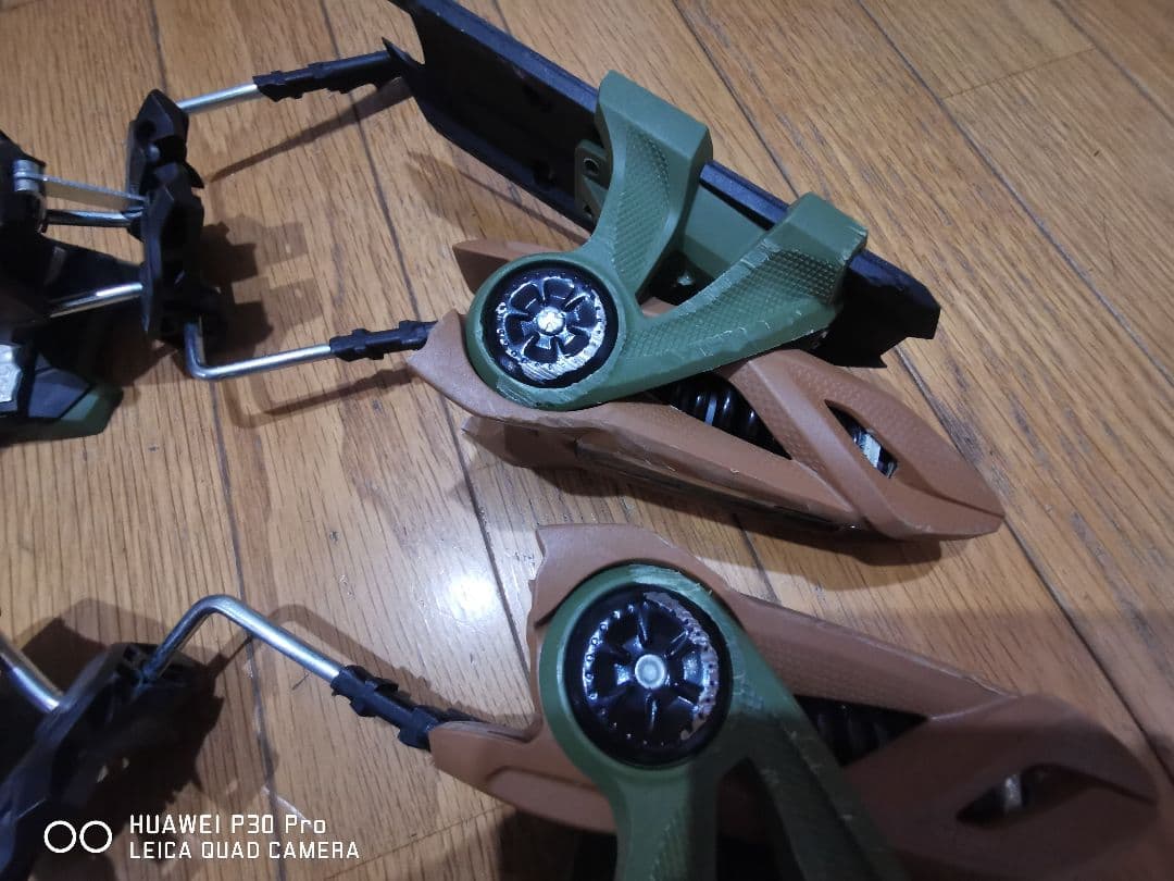 スキー ビンディング ブラウン/グリーン