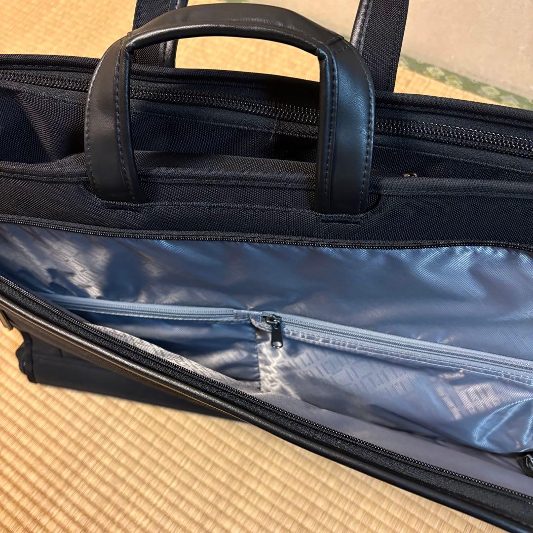 新品未使用　ace.ガーメントバッグ 54584