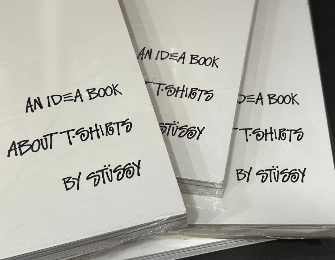 新品 AN IDEA BOOK ABOUT T-SHIRTS BY STUSSY