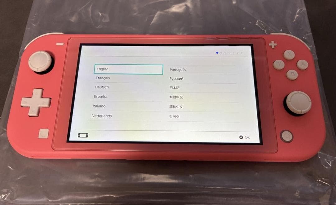 ほぼ新品 Nintendo Switch Lite スイッチライト本体 コーラル