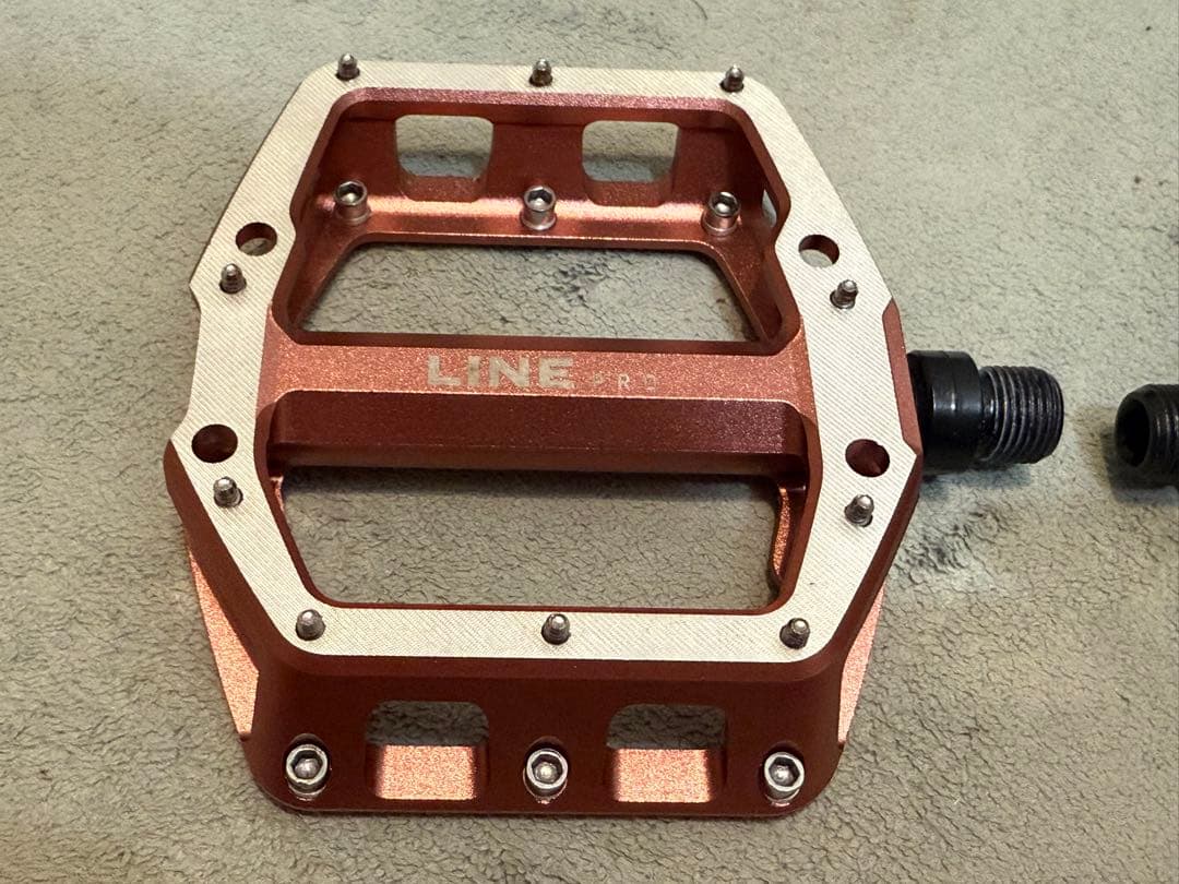 Trekトレック ライン プロ フラットペダル