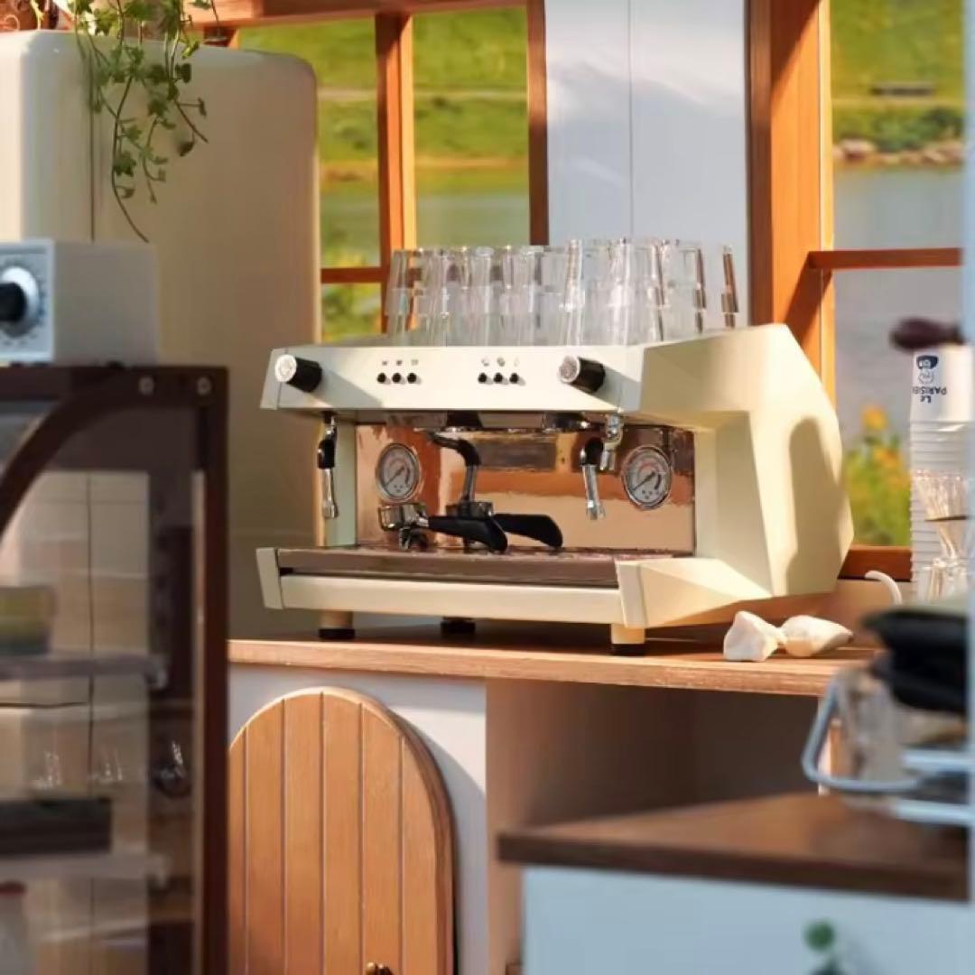 ミニチュア　キッチン雑貨　コーヒーメーカー　金属製　ドールハウス