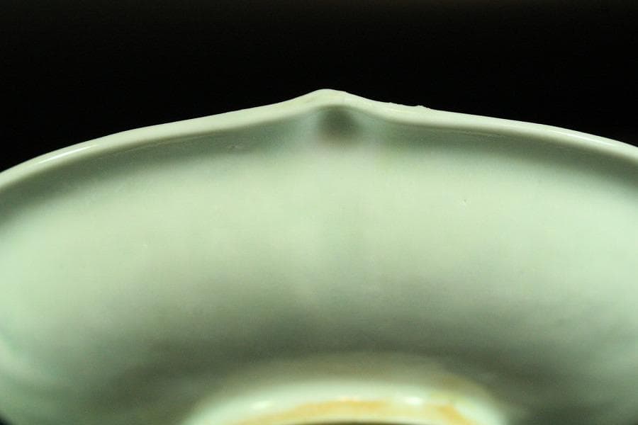 中国美術 白磁 刻草花紋 盤 φ15cm 影青(K-XA681)