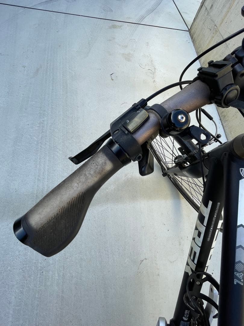 TREK FX 7.4 トレック　クロスバイク　ブラック