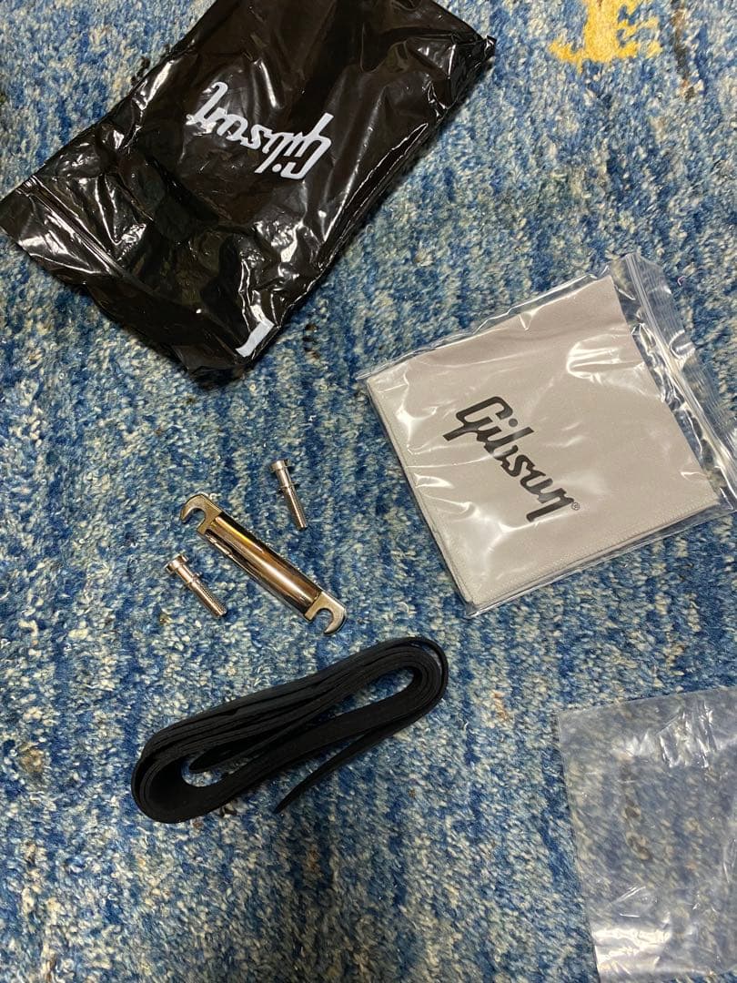 ギブソンES335 satin(satin vintage burst)