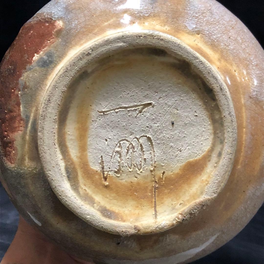 美しい古美術◾️蔵から見事な梅の木が描かれた釉薬どろどろね花瓶、壺、壷が出て来た。