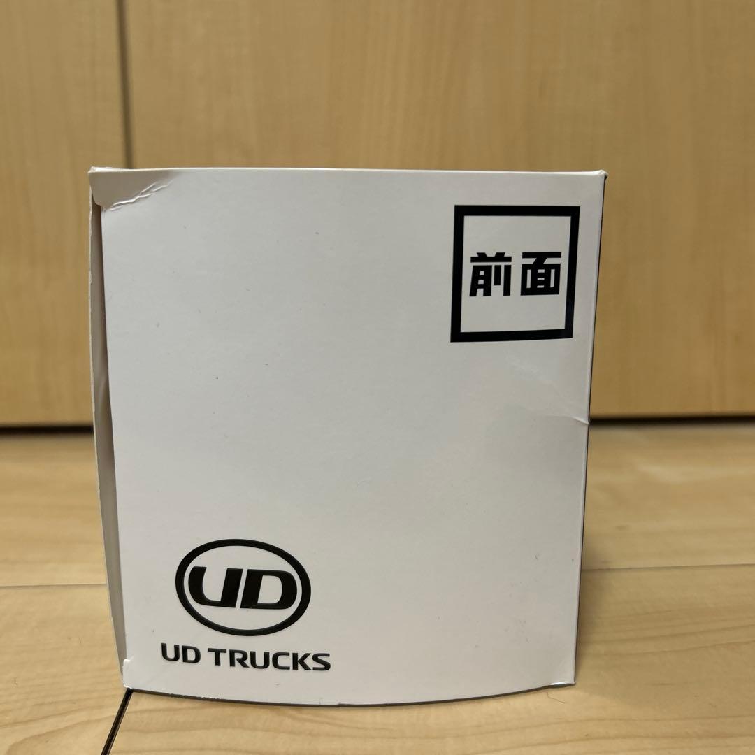 UDトラックス　クオン　トラレーラーヘッド 1/43 非売品　ラスト1個