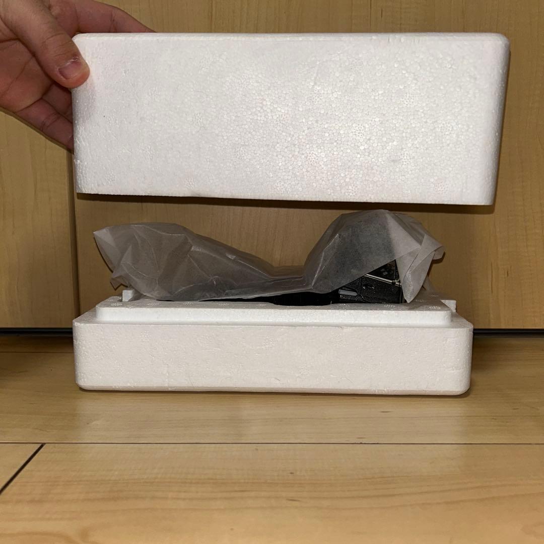 UDトラックス　クオン　トラレーラーヘッド 1/43 非売品　ラスト1個