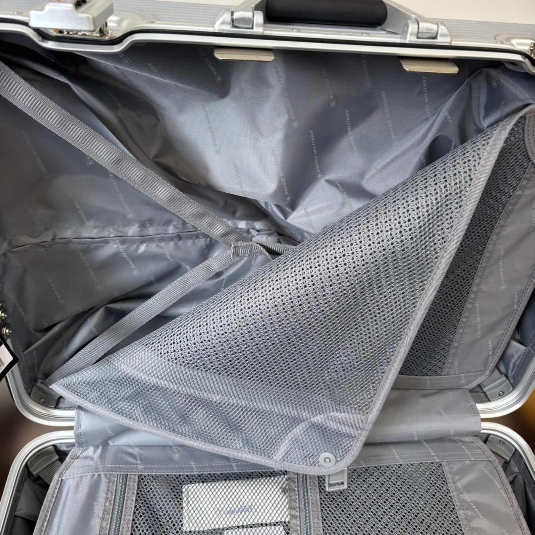 ◇ シルバースイスミリタリー Cタイプ 64L SM-C624 スーツケース